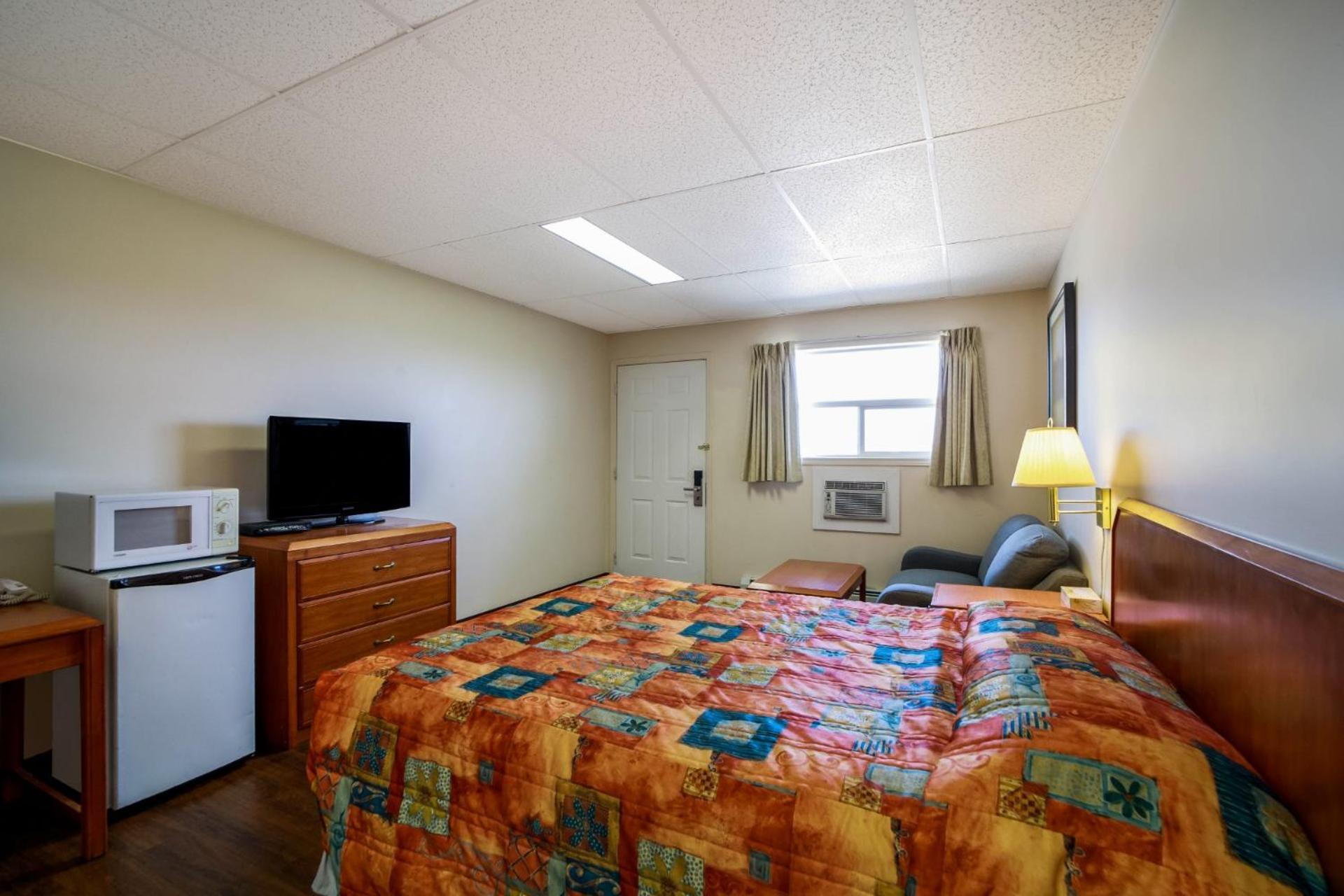 Canadas Best Value Inn Fort St John Fort St. John ภายนอก รูปภาพ