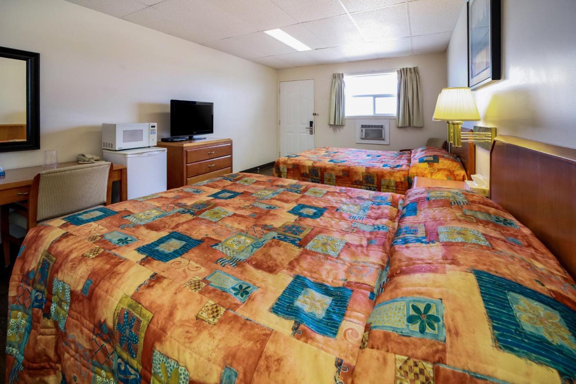 Canadas Best Value Inn Fort St John Fort St. John ภายนอก รูปภาพ