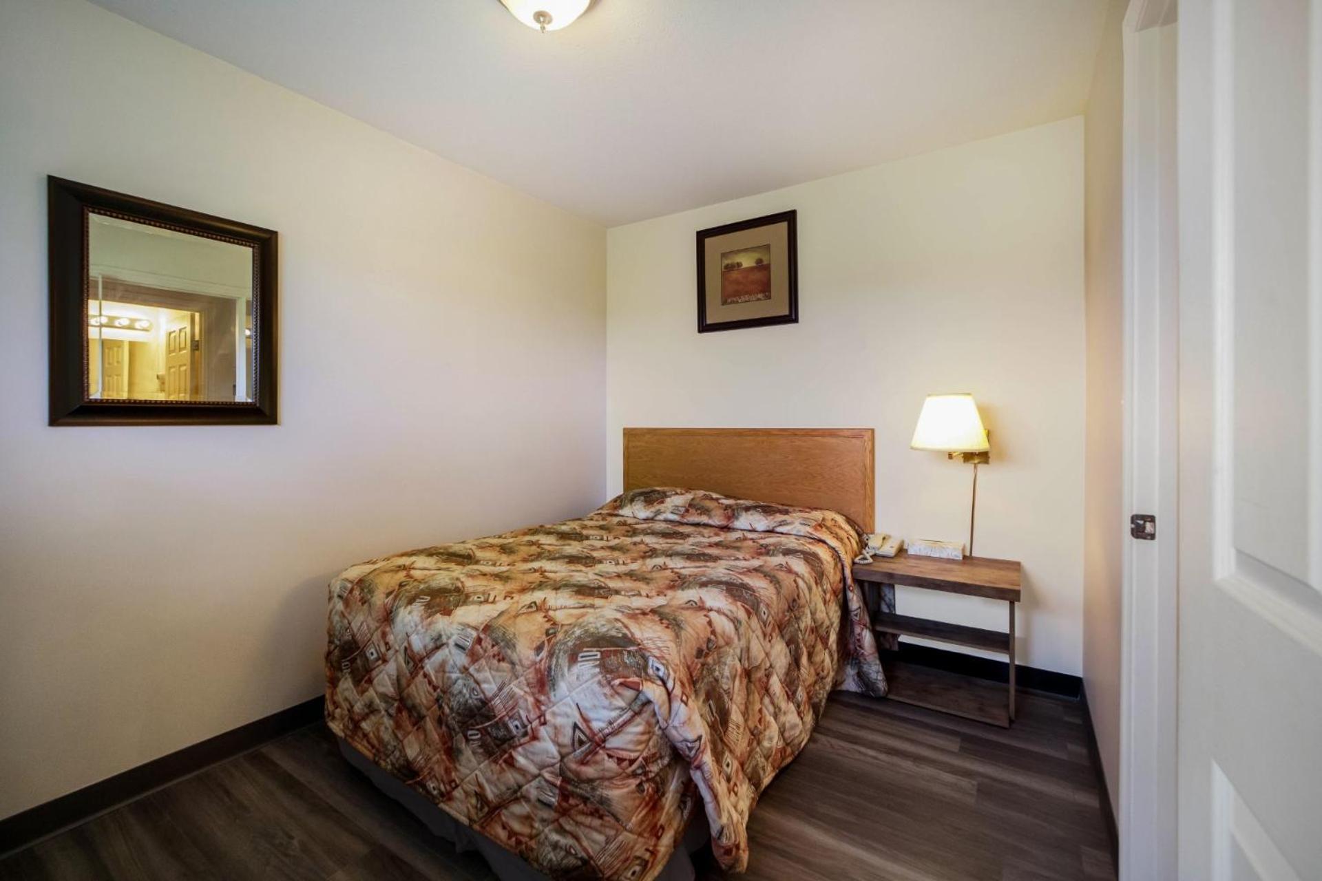 Canadas Best Value Inn Fort St John Fort St. John ภายนอก รูปภาพ